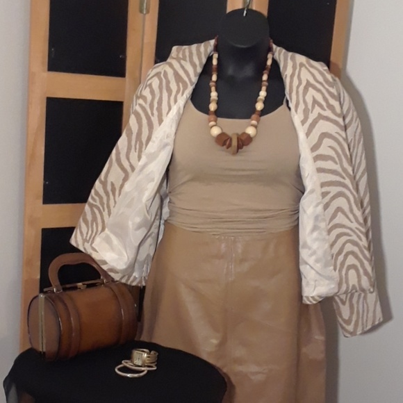 Painted Point Vintage Animal Print Blazer - Picture 6 of 8